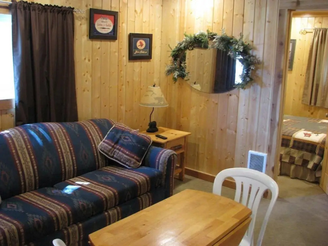 Evergreen Motel