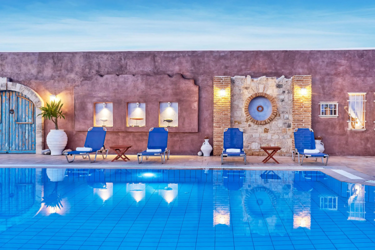 Golden Bay Aparthotel