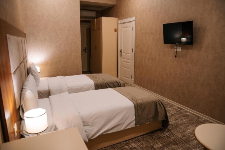 Quadruple Suite