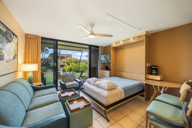 Kuleana Club - 701