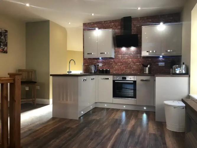 The Home Arms Cottage