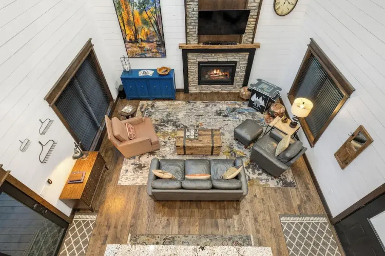 Luxury Cabin Getaway: 1 Mi To Broken Bow Lake!