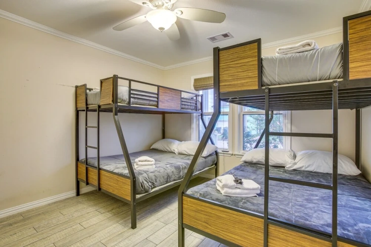 2 Bedrooms Cottage