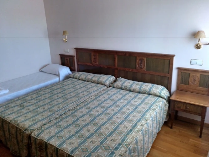 Standard Triple room