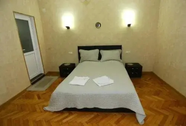 Guest House 2017