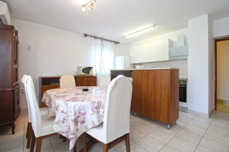 4 Bedrooms Standard Apartment