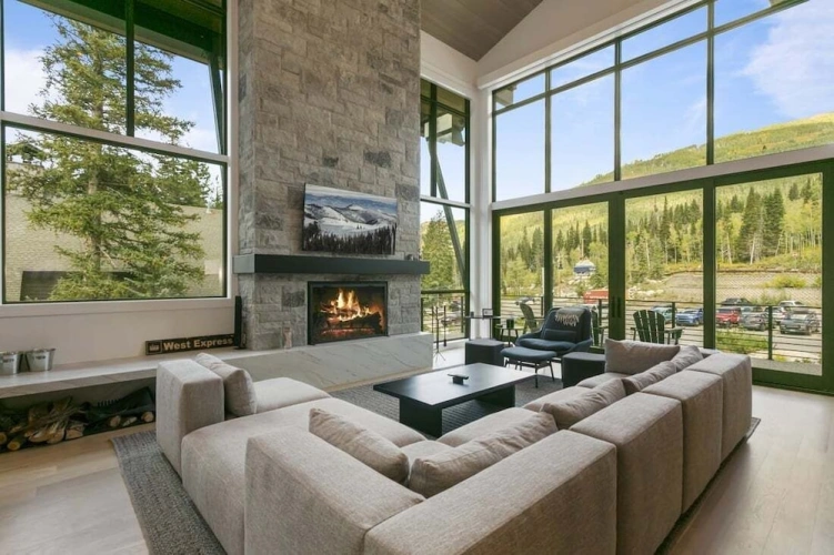 5 Bedrooms Cottage