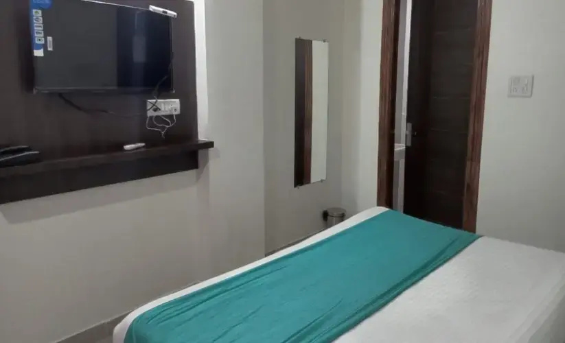 Hotel Narayan inn (Unit of Butola Hotels)
