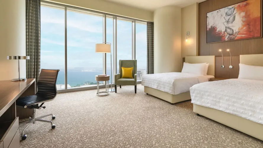 Standard Twin Club room with sea view