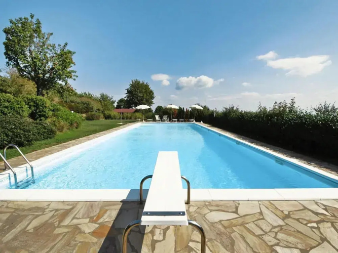 Estate in Monte Serra With Panoramic Views