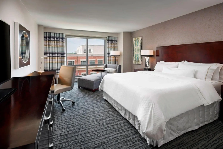 Deluxe Double room with city view
