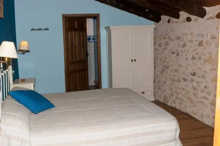 2 Bedrooms Cottage
