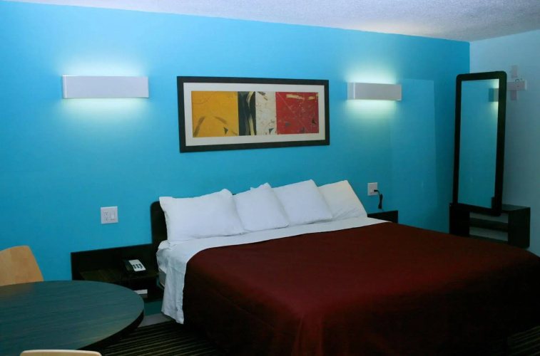 Relax Inn Motel