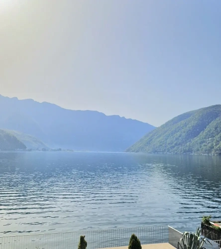 1 Bedroom Apartment with lake view
