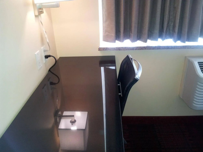Hotel Bliss