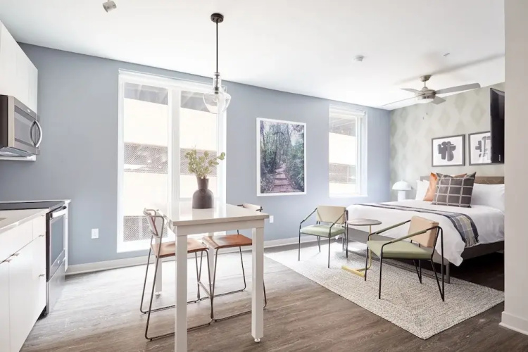 Sonder — Luna Apartments