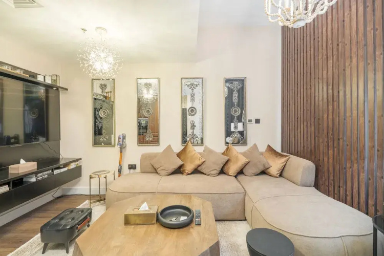 Extravagant Studio Stay for 2 in JVC