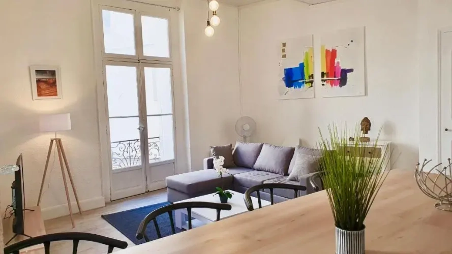3 Bedrooms Apartment