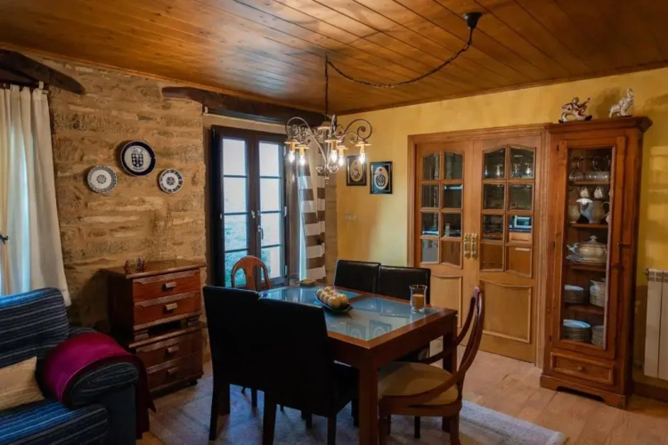 2 Bedrooms Cottage