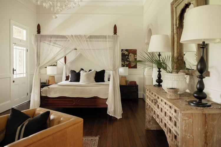 Hinterland House
