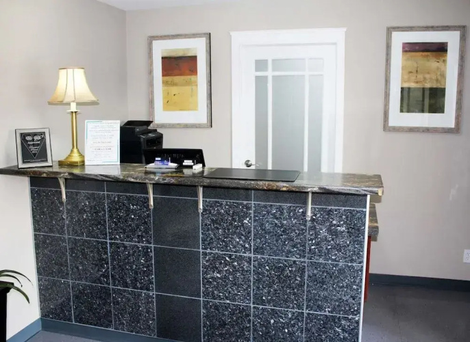 Moonlight Inn and Suites