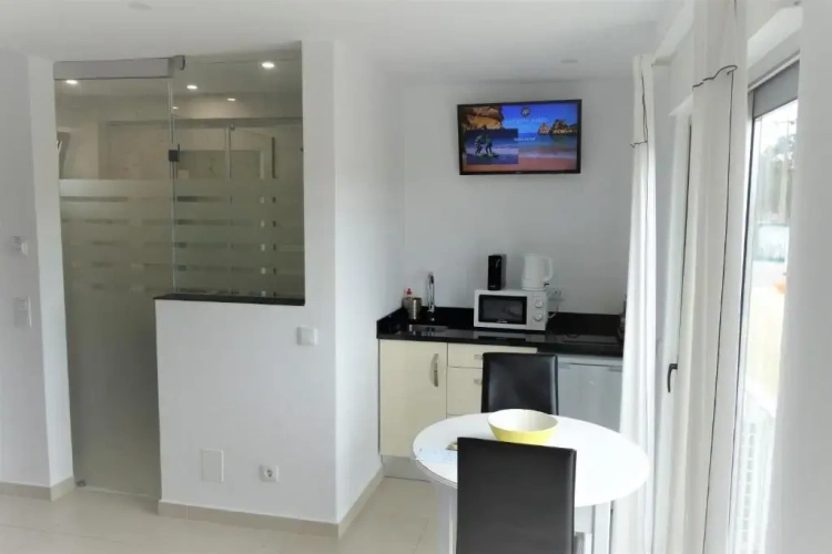 Standard Twin room with city view