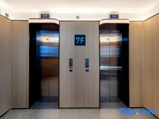 THUNDEROBOT Hotel (Kunming Beijing Road Yonghe Plaza)