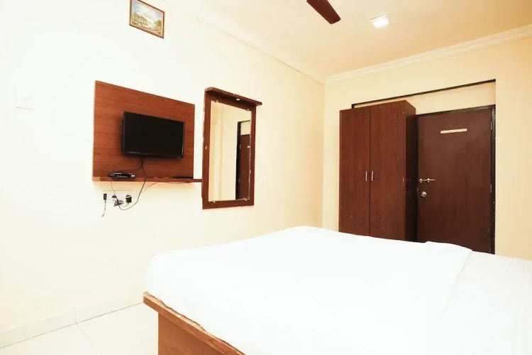 Della Conforts by OYO Rooms