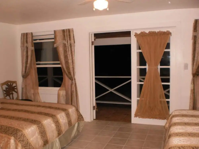 Salina Point Lodge