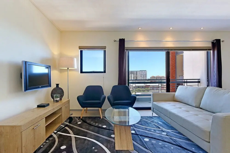 Manhattan Suites 703