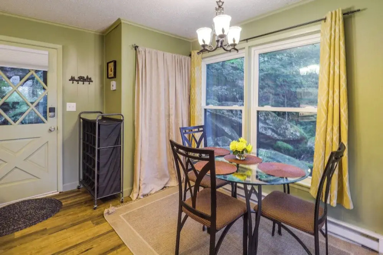 Walk to Slopes! Beech Mountain Condo, Pet Friendly