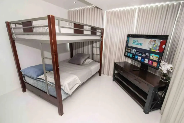 Modern 2BR with KingBed in Heart of Isla Verde Ave