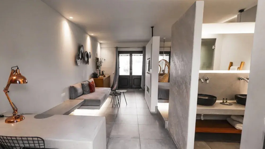 George & Joanna Suites
