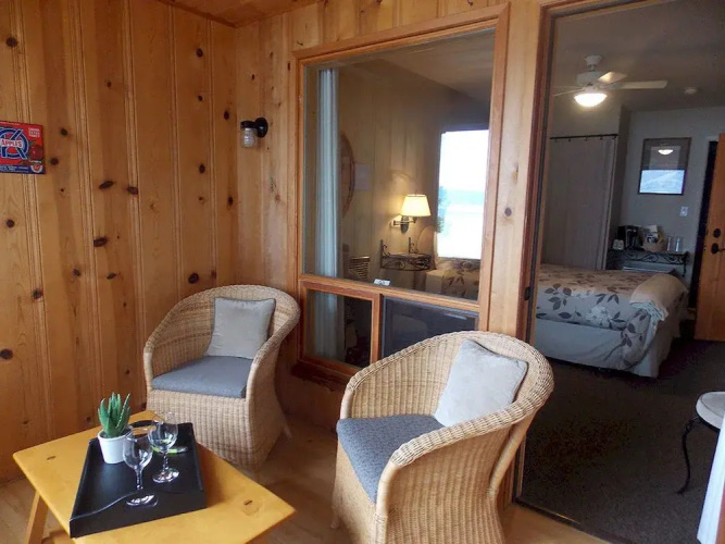 Sandy Beach Lodge