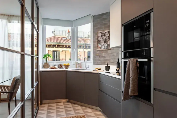 Java - 3 Bedroom and Shared Pool in Almagro