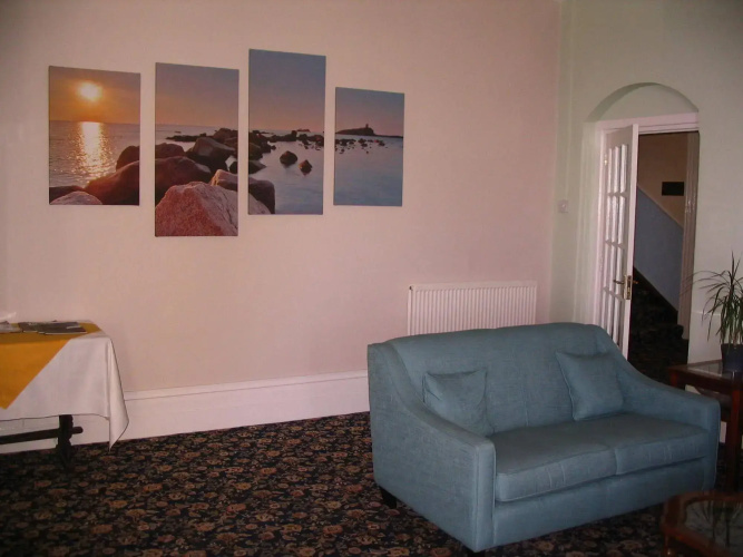 Marine Hotel