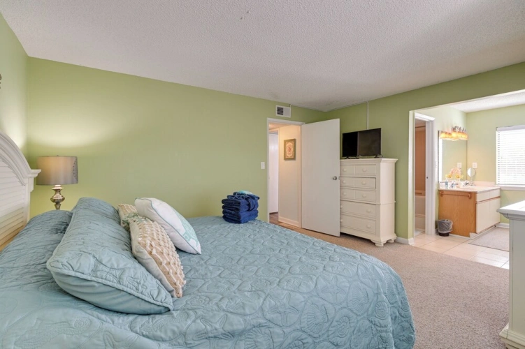 2 Bedrooms Apartment