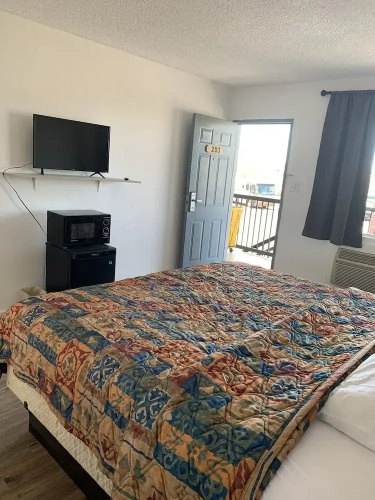 Almara Inn