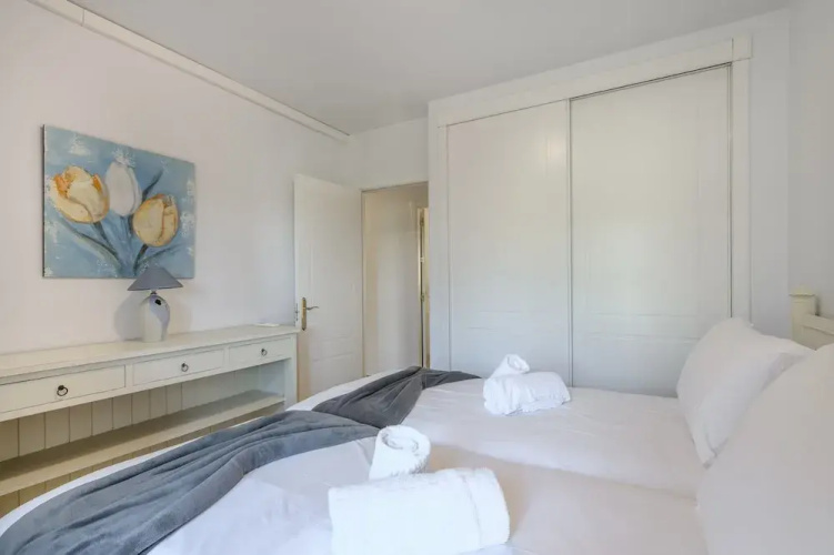 Golfside Apartment for 6 Guests