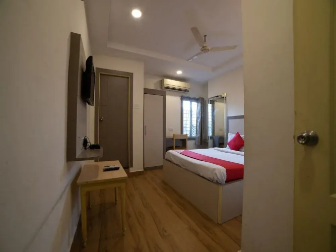 Oyo 45408 Hotel Ambassador
