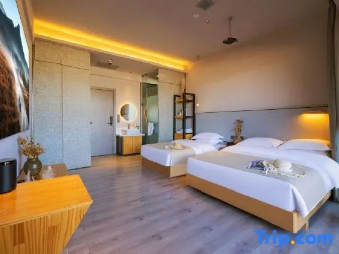 Standard Double room with balcony and with lake view
