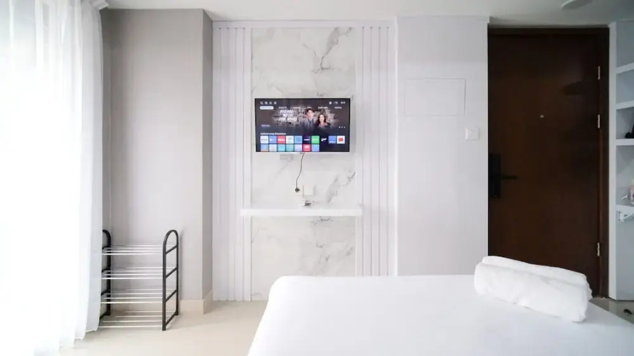Nice And Comfy Studio Grand Dharmahusada Lagoon Apartment