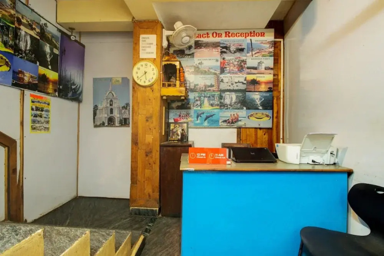 OYO 42077 Log Inn