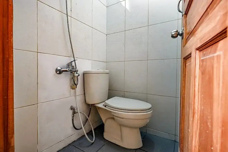 OYO 2737 D'kost