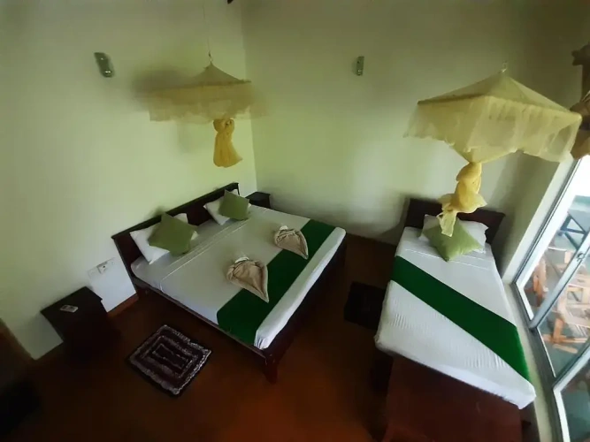 Standard Triple room