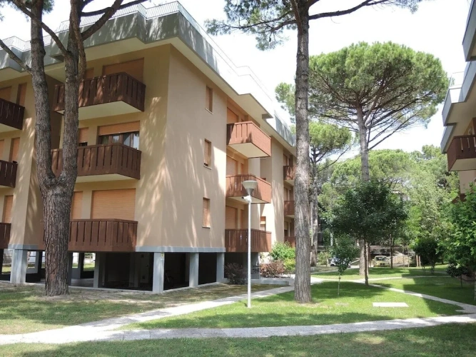 1 Bedroom Apartment with balcony and with garden view