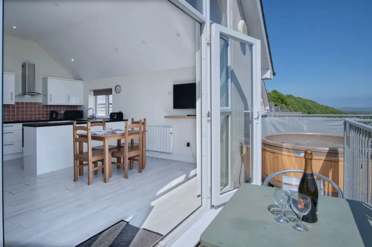 Caldey - 2 Bedroom Apartment - Pendine