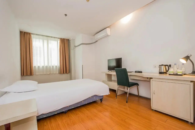 Motel 168 Sinan Road