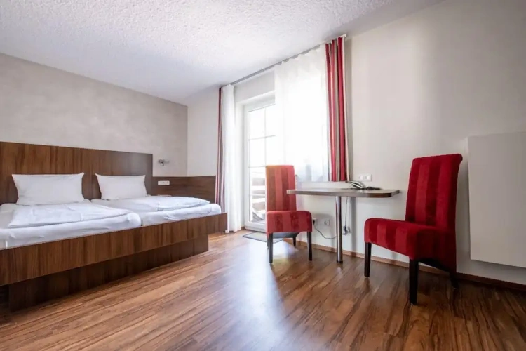 Standard Triple room with balcony