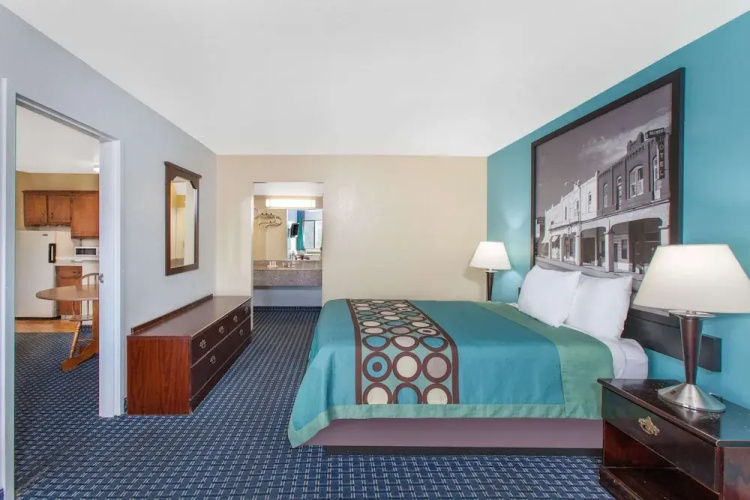 Super 8 By Wyndham Sallisaw
